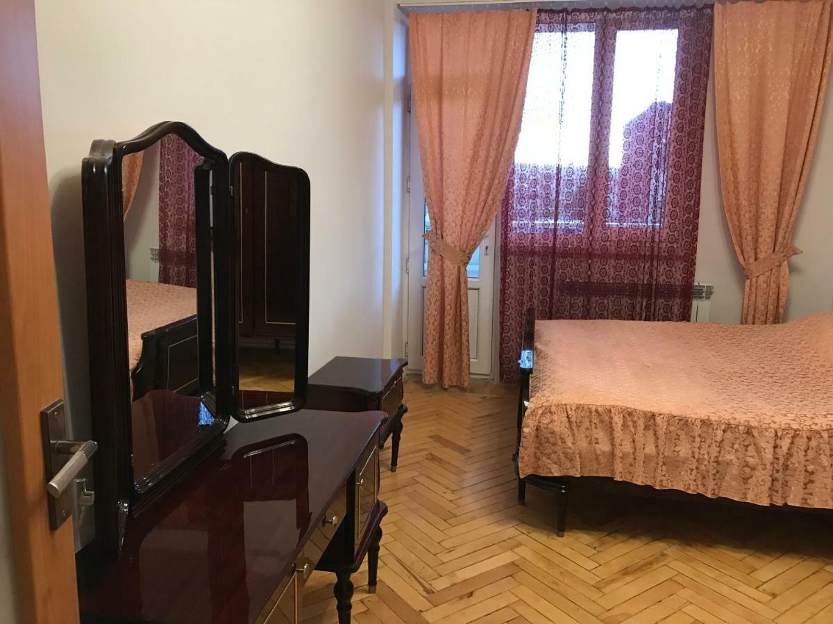 33 Martiros Saryan Street Apartment Ереван Екстериор снимка