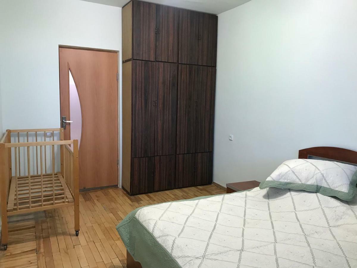 33 Martiros Saryan Street Apartment Ереван Екстериор снимка